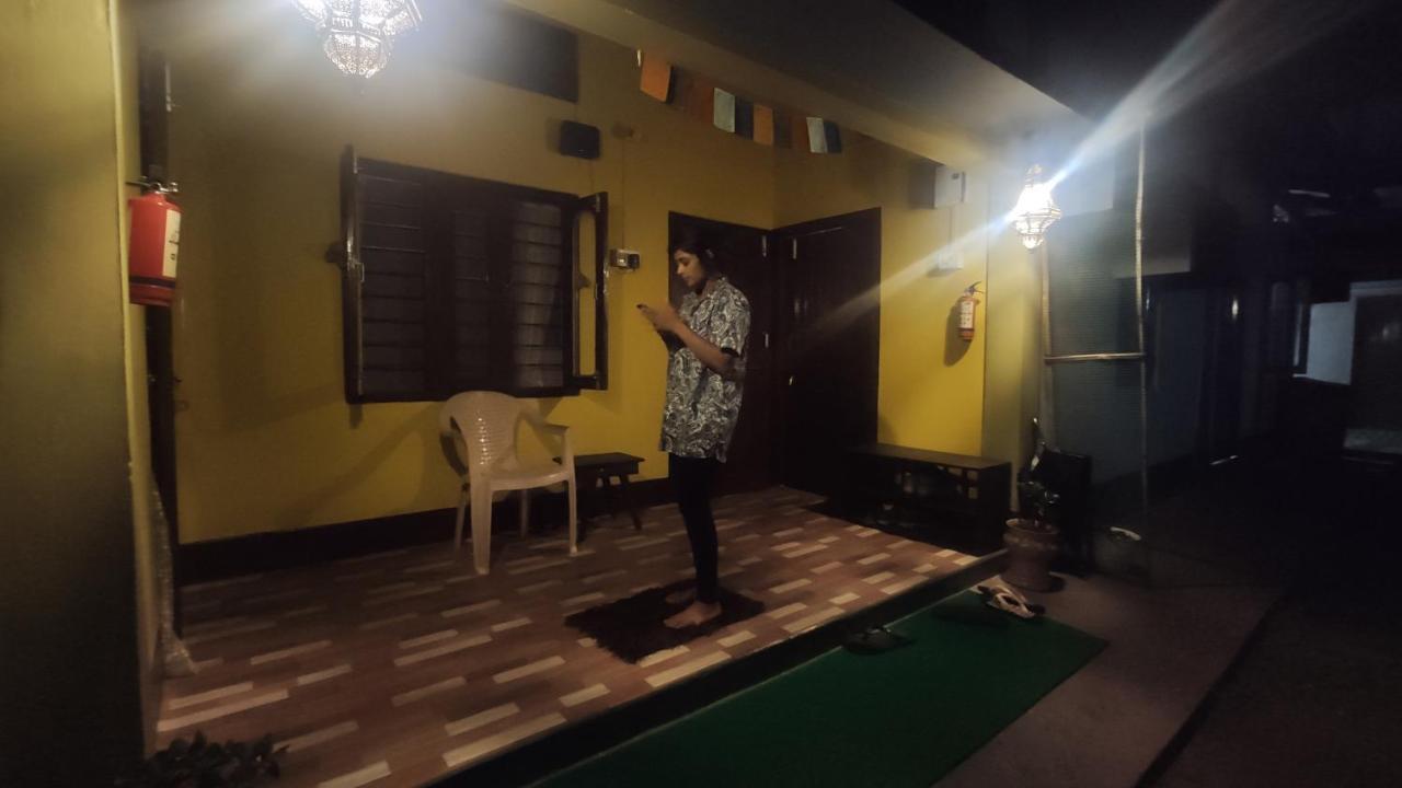 Stargaze Backpackers Hostel Guwahati Buitenkant foto