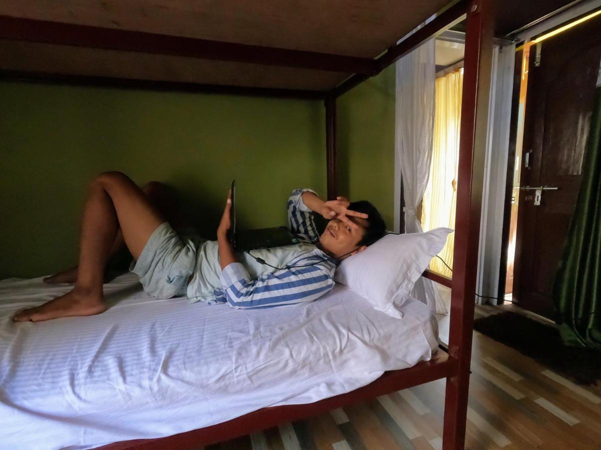 Stargaze Backpackers Hostel Guwahati Buitenkant foto