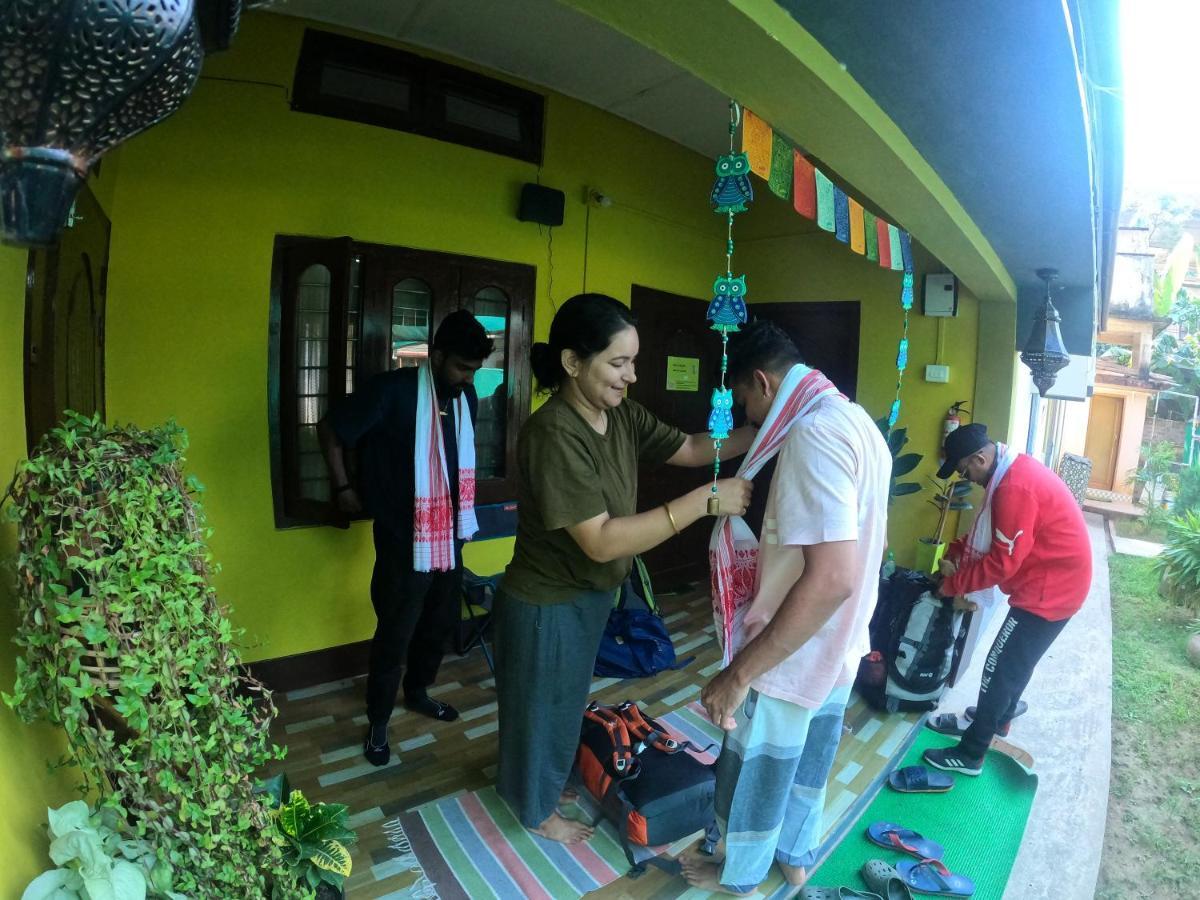 Stargaze Backpackers Hostel Guwahati Buitenkant foto