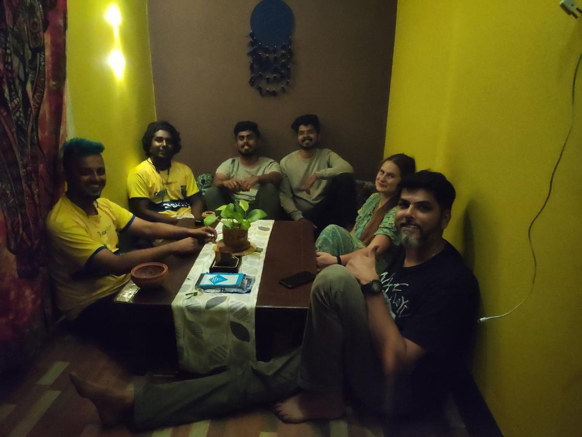 Stargaze Backpackers Hostel Guwahati Buitenkant foto