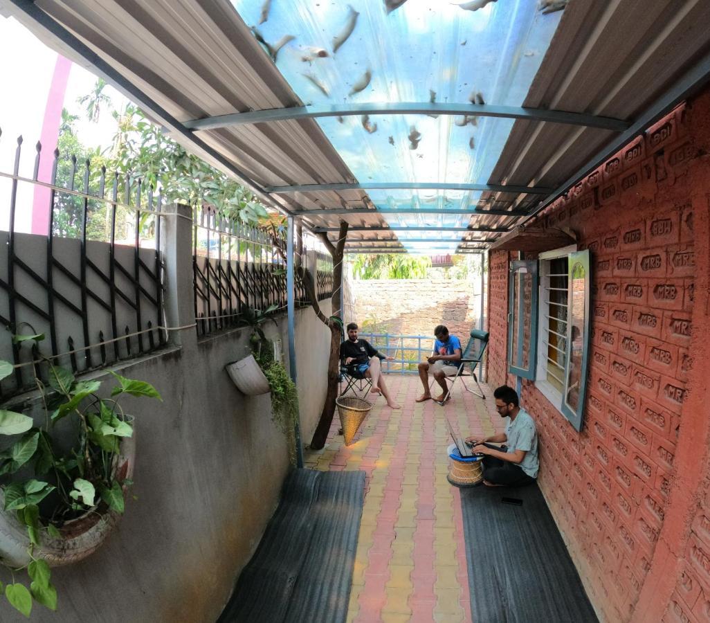 Stargaze Backpackers Hostel Guwahati Buitenkant foto