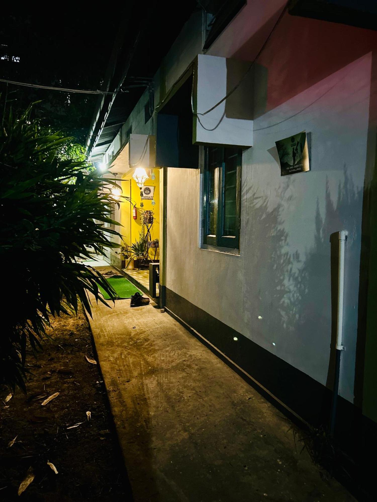 Stargaze Backpackers Hostel Guwahati Buitenkant foto