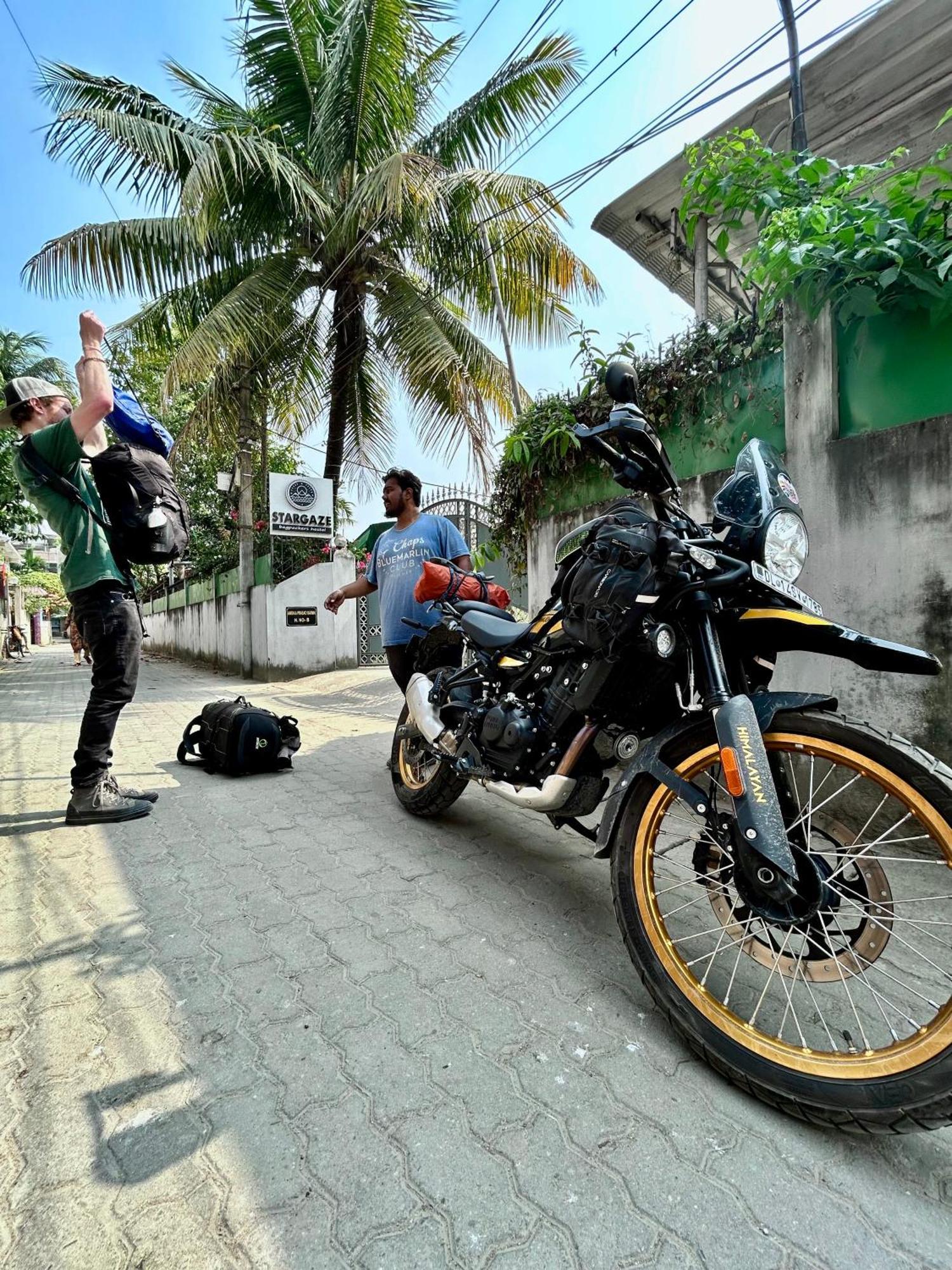 Stargaze Backpackers Hostel Guwahati Buitenkant foto