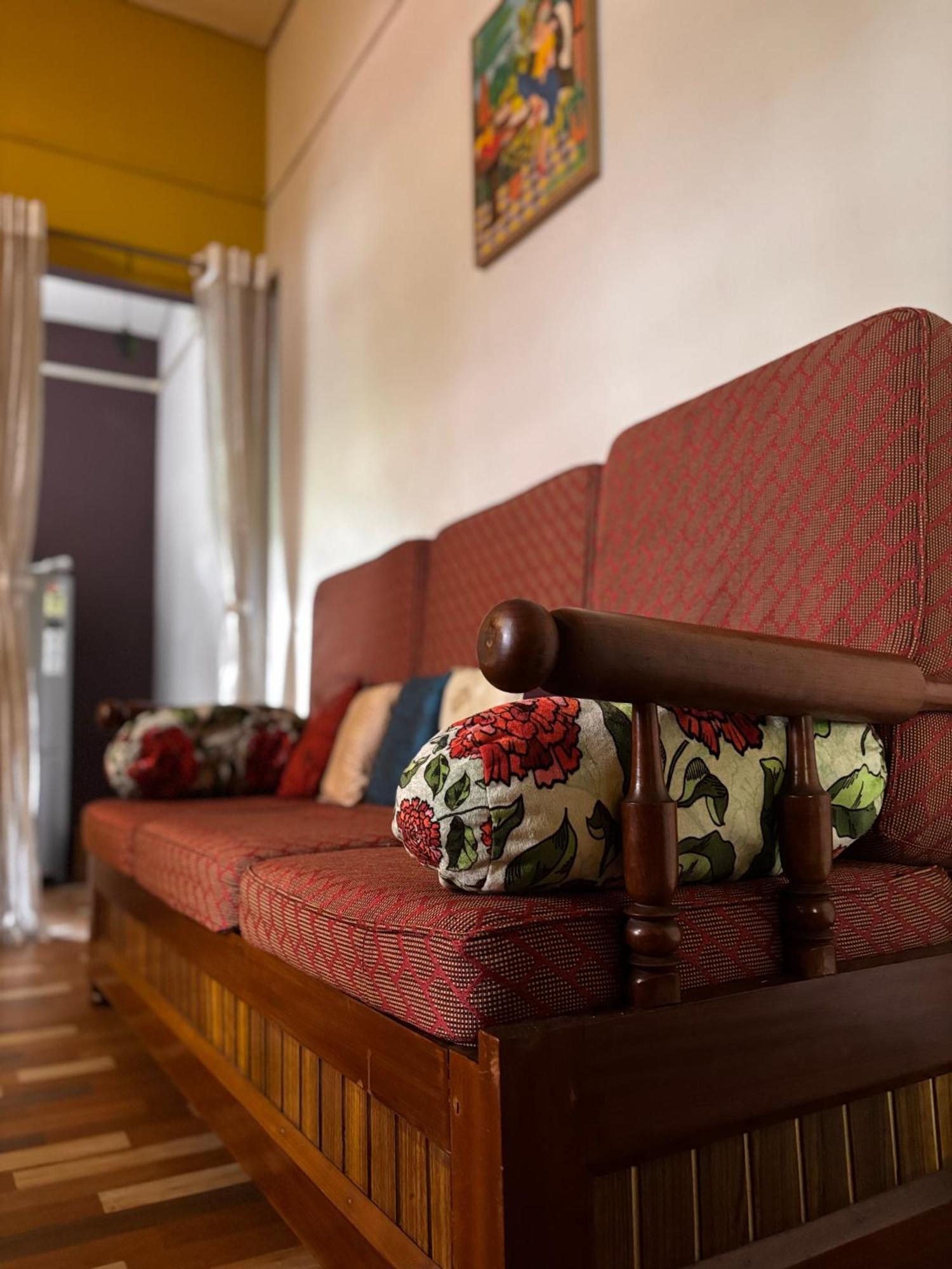 Stargaze Backpackers Hostel Guwahati Buitenkant foto