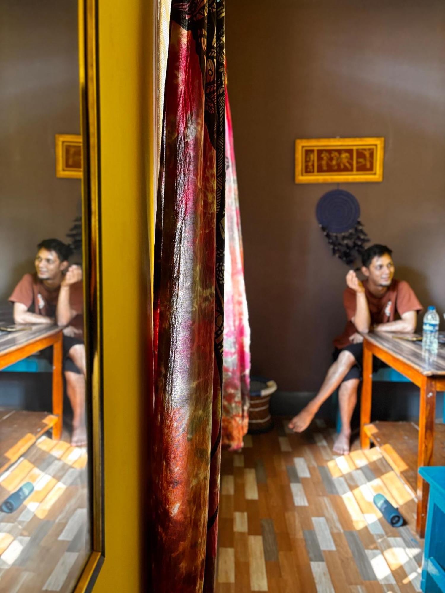 Stargaze Backpackers Hostel Guwahati Buitenkant foto
