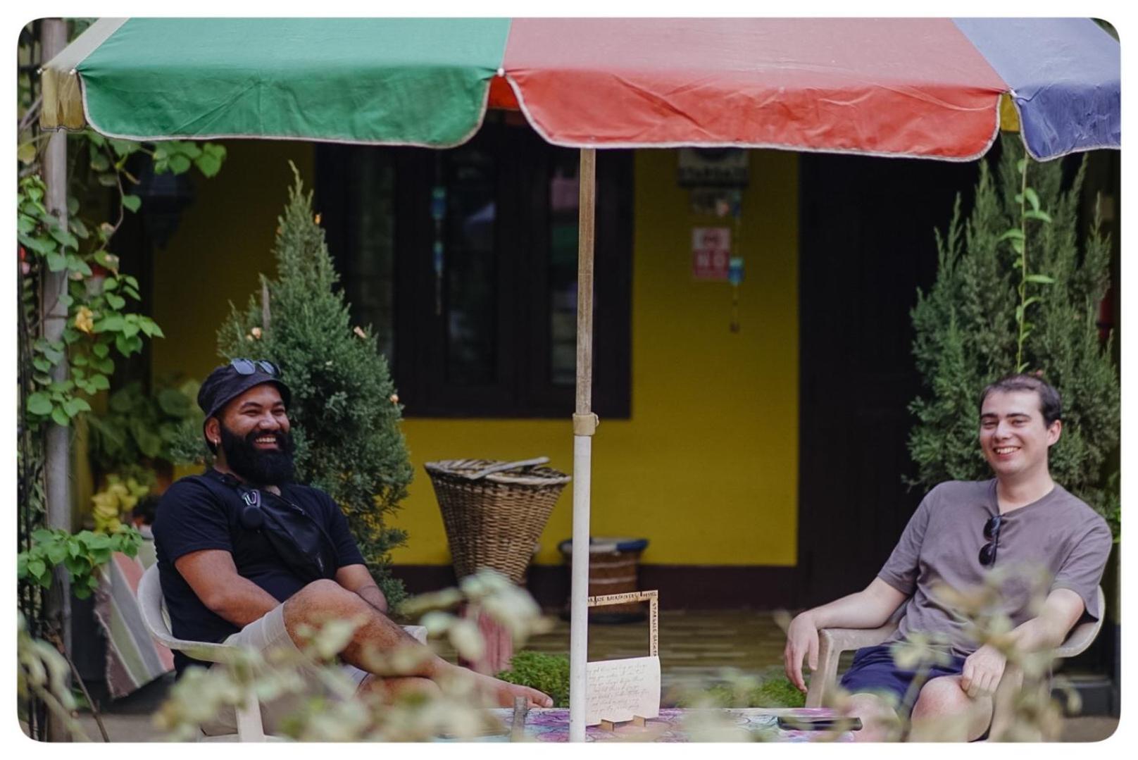 Stargaze Backpackers Hostel Guwahati Buitenkant foto
