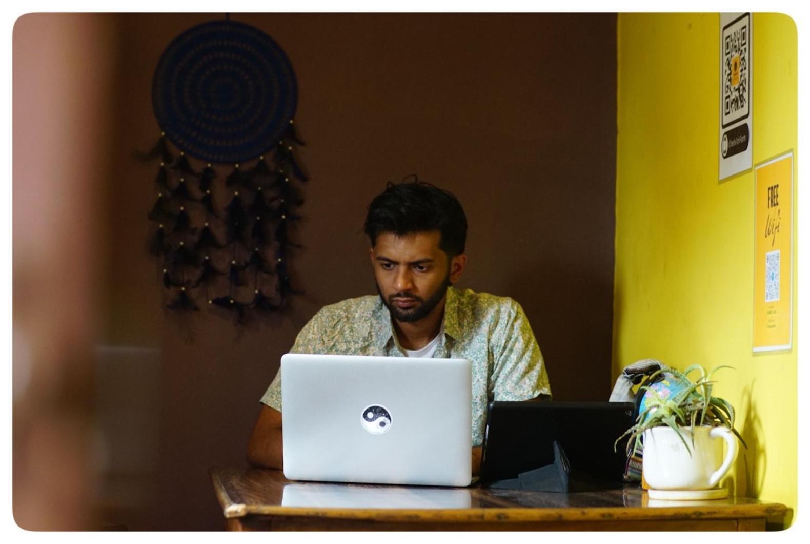 Stargaze Backpackers Hostel Guwahati Buitenkant foto